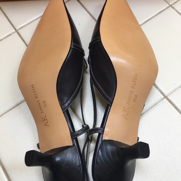 ANNE KLEIN never worn BLACK sling back kitten heel ,size 7 1/2. - Picture 5 of 5